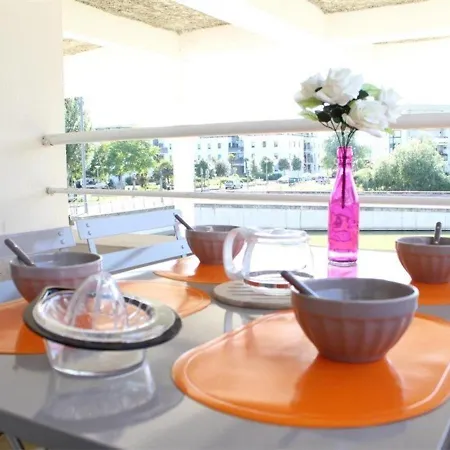 La Rochelle: Appt 2 Pieces, Piscine, Parking, Animaux Ok - Fr-1-246-648 Apartment